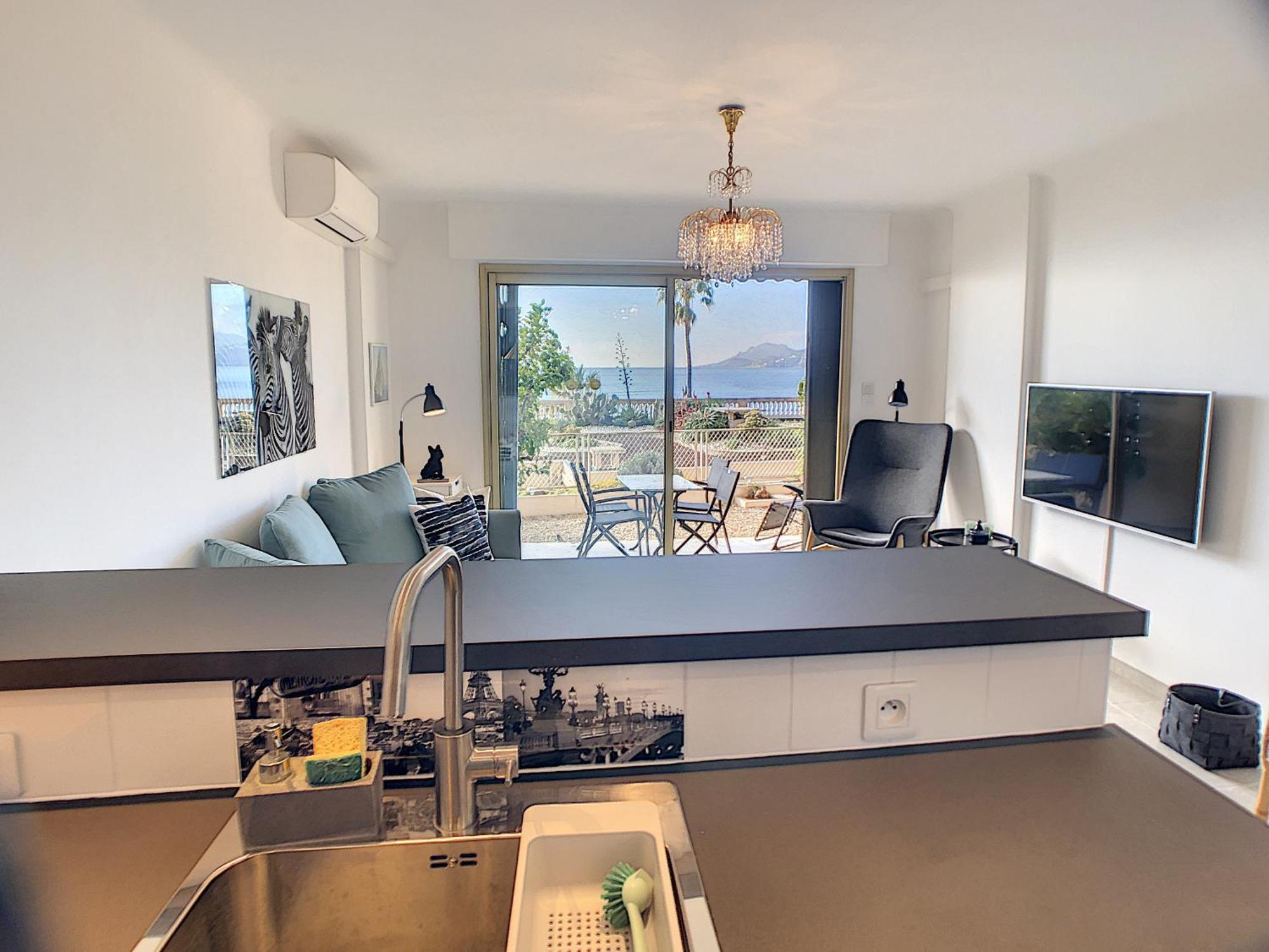 Front De 231l * Cannes